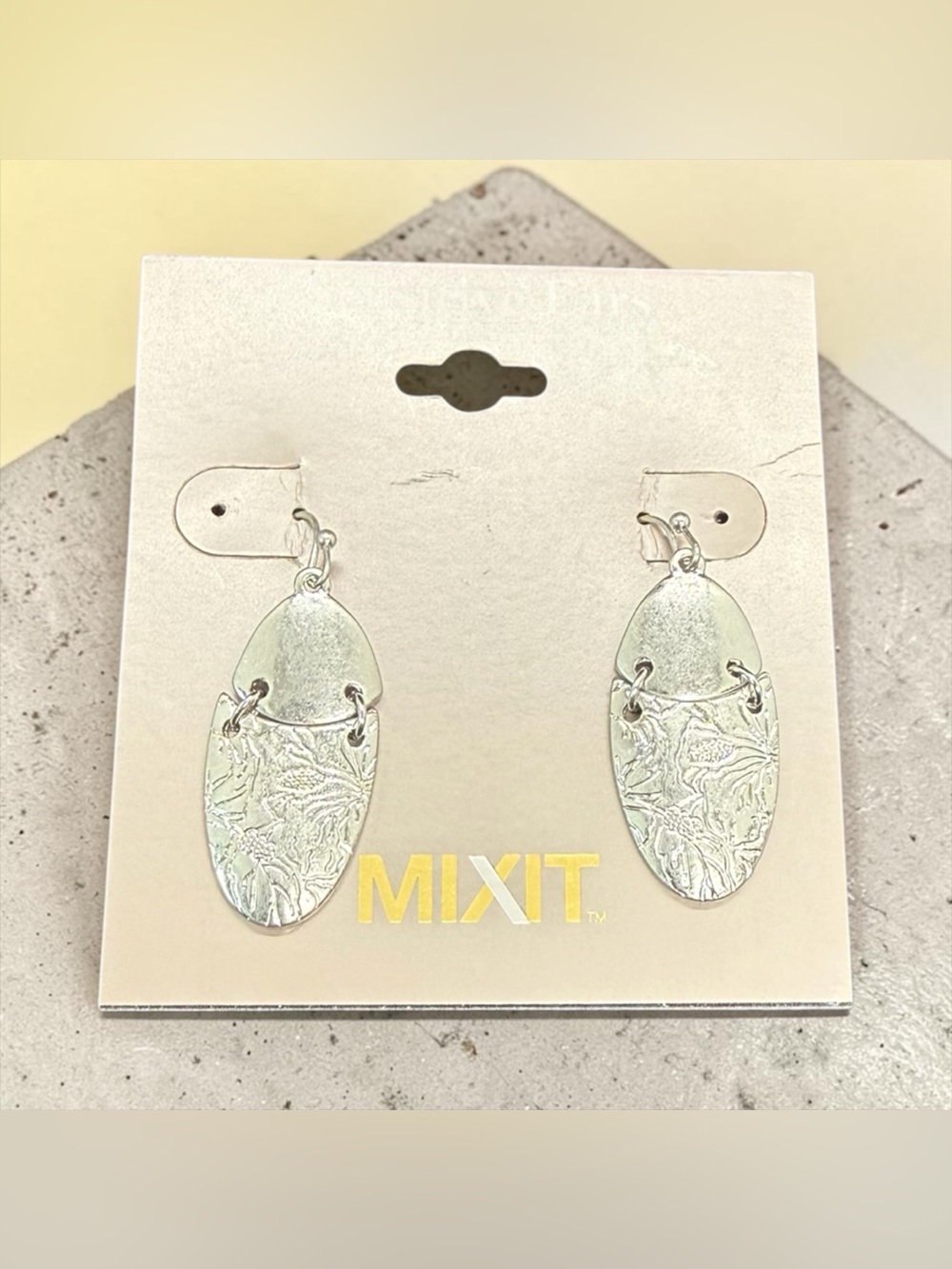 🩶MIXIT🩶Silver-Tone Floral-Textured Linked Oval Drop Earrings/NIP